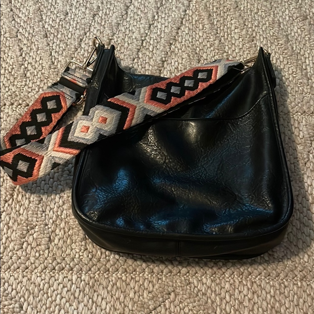 Ah•dorned Black Leather messenger Bag with Patterned Strap